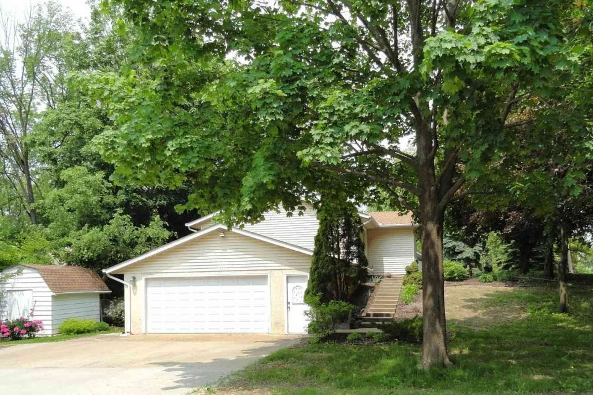 Comfortable living area at TrueHaven Assisted Living